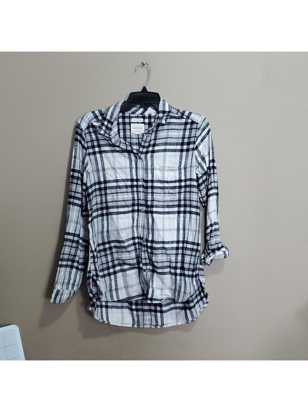 American Eagle Boyfriend Fit Grey And Black Plaid Shirt Size Medium
